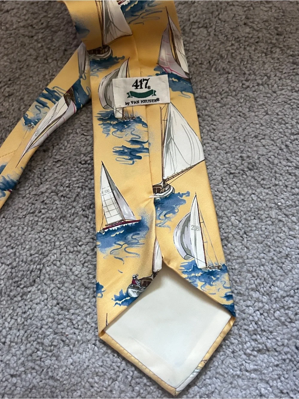 vintage 417 by Van Heusen yellow silk necktie